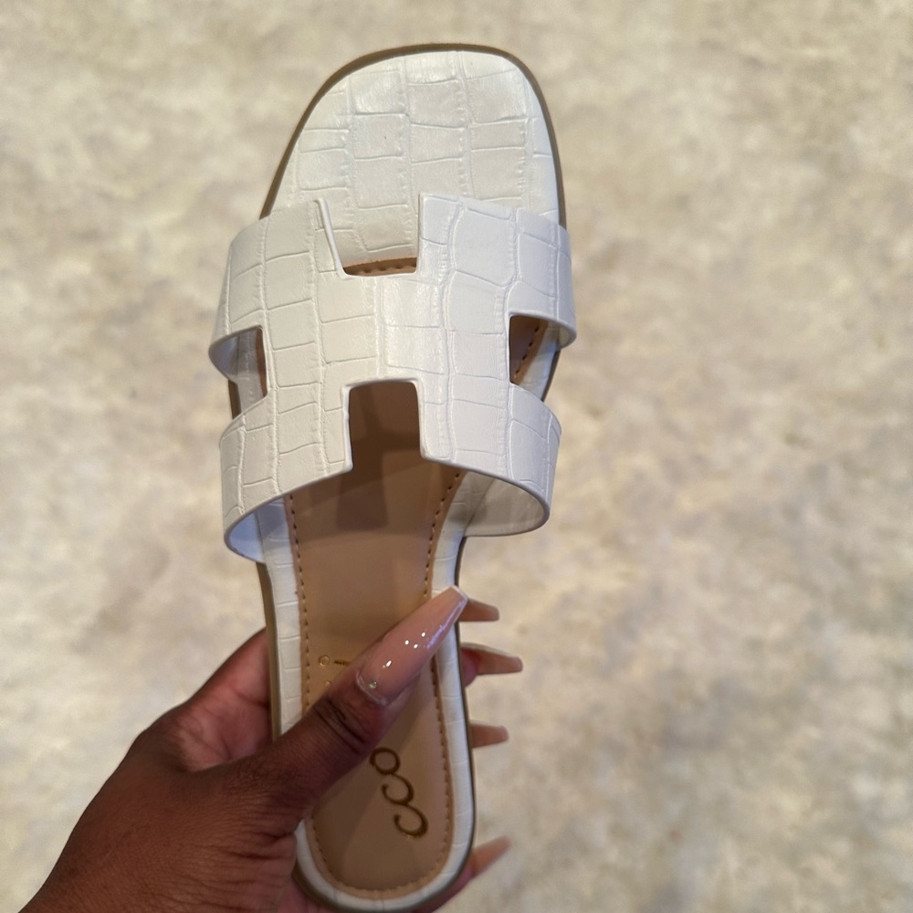 Big H sandals